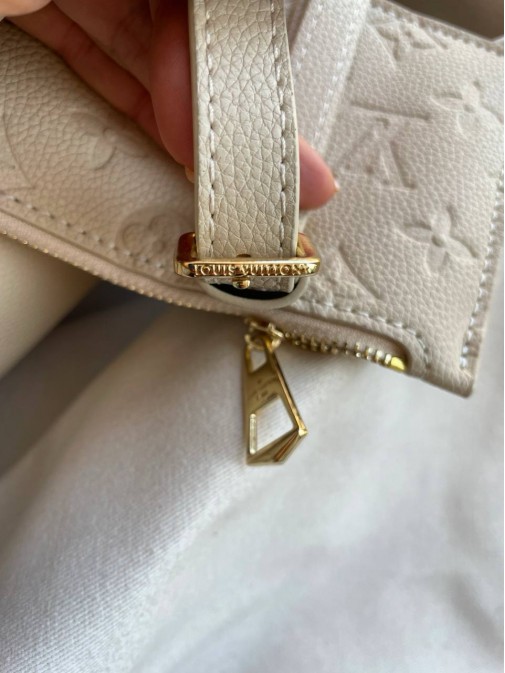 Louis Vuitton Premium 