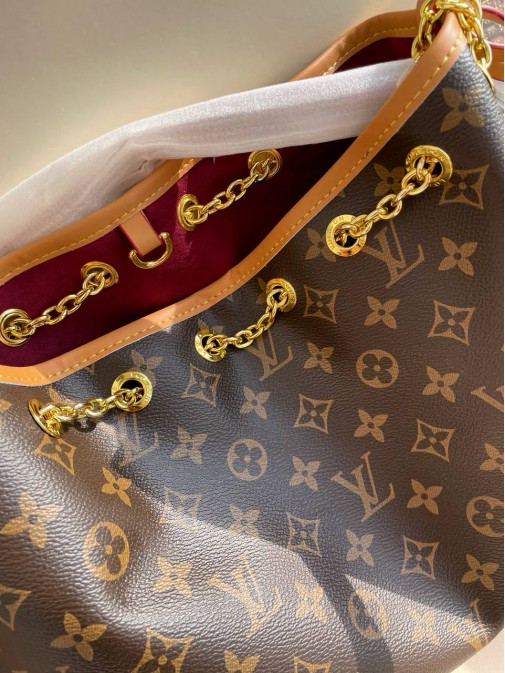 Louis Vuitton Premium 