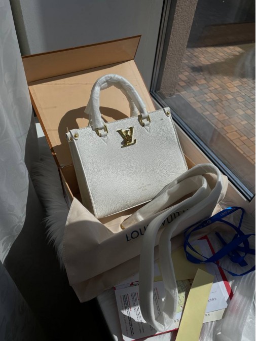 Louis Vuitton Premium 