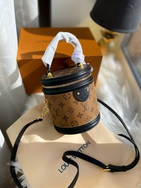 Louis Vuitton Premium 