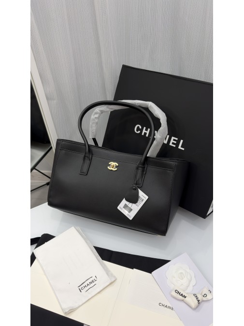 Chanel Cerf Tote (Chanel Archetype)