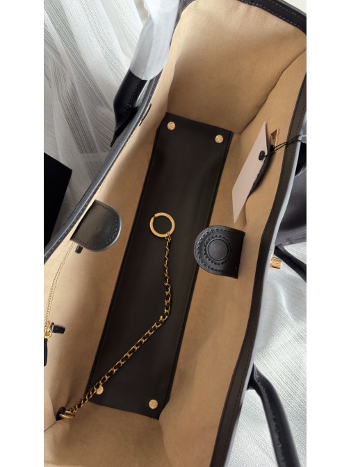 Chanel Cerf Tote (Chanel Archetype)