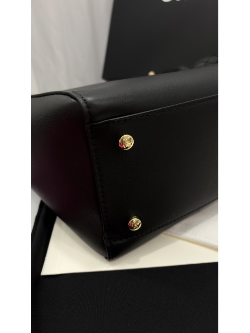 Chanel Cerf Tote (Chanel Archetype)