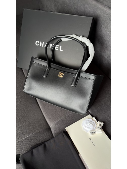Chanel Cerf Tote (Chanel Archetype)
